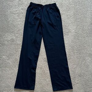 Lulu lemon women's navy sweats.